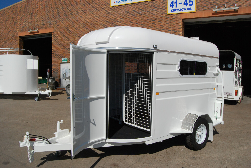 Single Axle Alpaca Float Personal Access Door