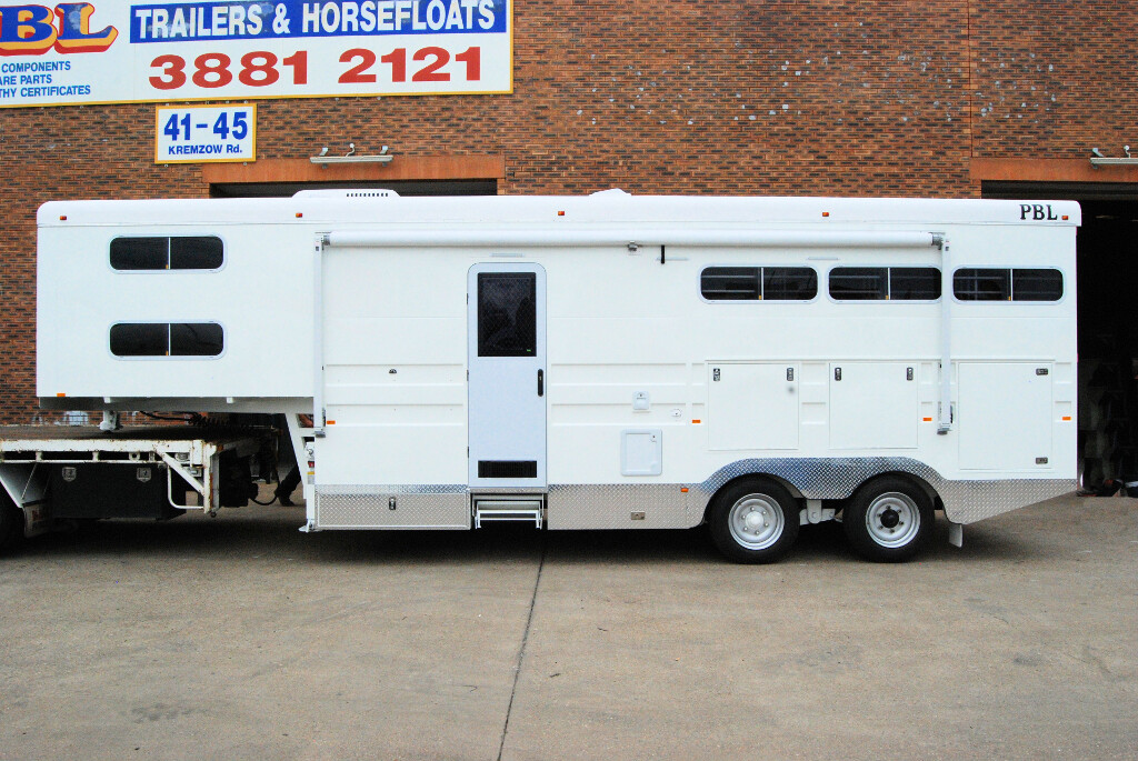 2.46m Wide Wheels Under Gooseneck Fully Enclosed