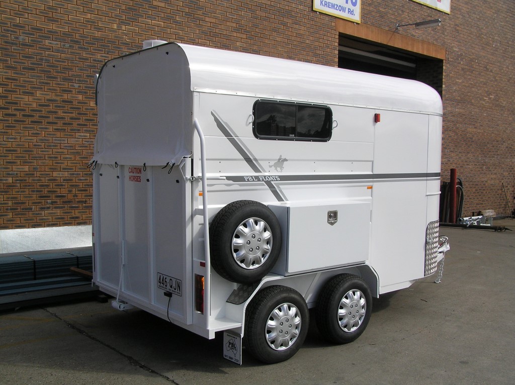 Rear Dust Cover & Mudgaurd Tack Box