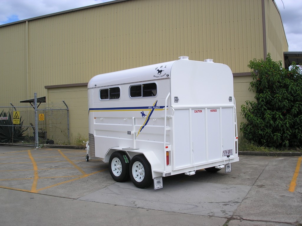 Angle Load Float with Rear Lift-Up Door